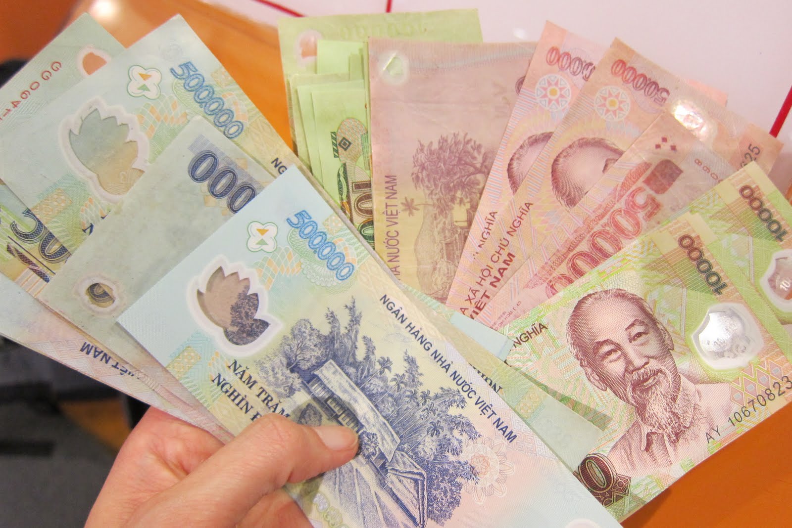 Czym płacić w Wietnamie – dolar czy dong?